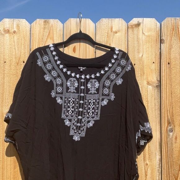 Take 50% OFF- Hannah Embroidered Knit Women’s, Size-2X - Picture 3 of 11